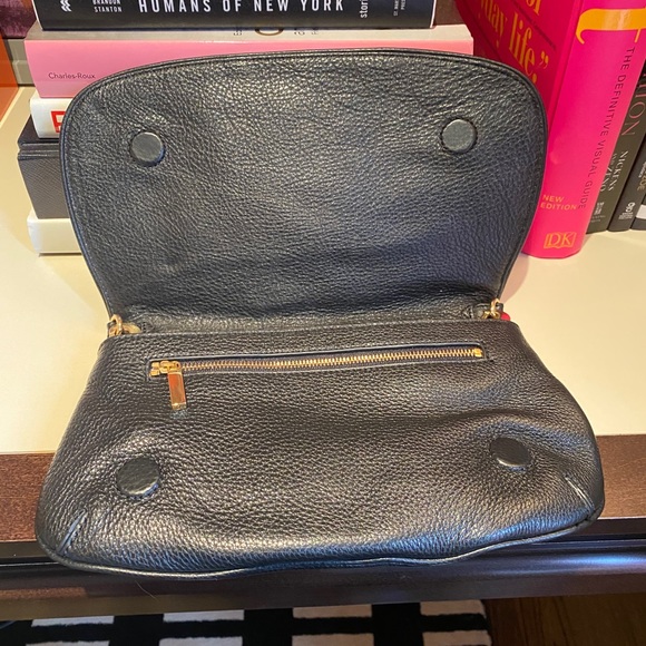 Tory Burch Purse. - Picture 3 of 5